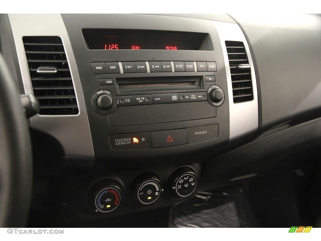 2007 Outlander ES - Cool Silver Metallic / Black photo #8