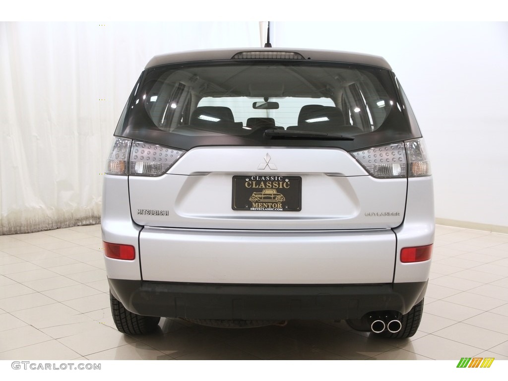 2007 Outlander ES - Cool Silver Metallic / Black photo #13