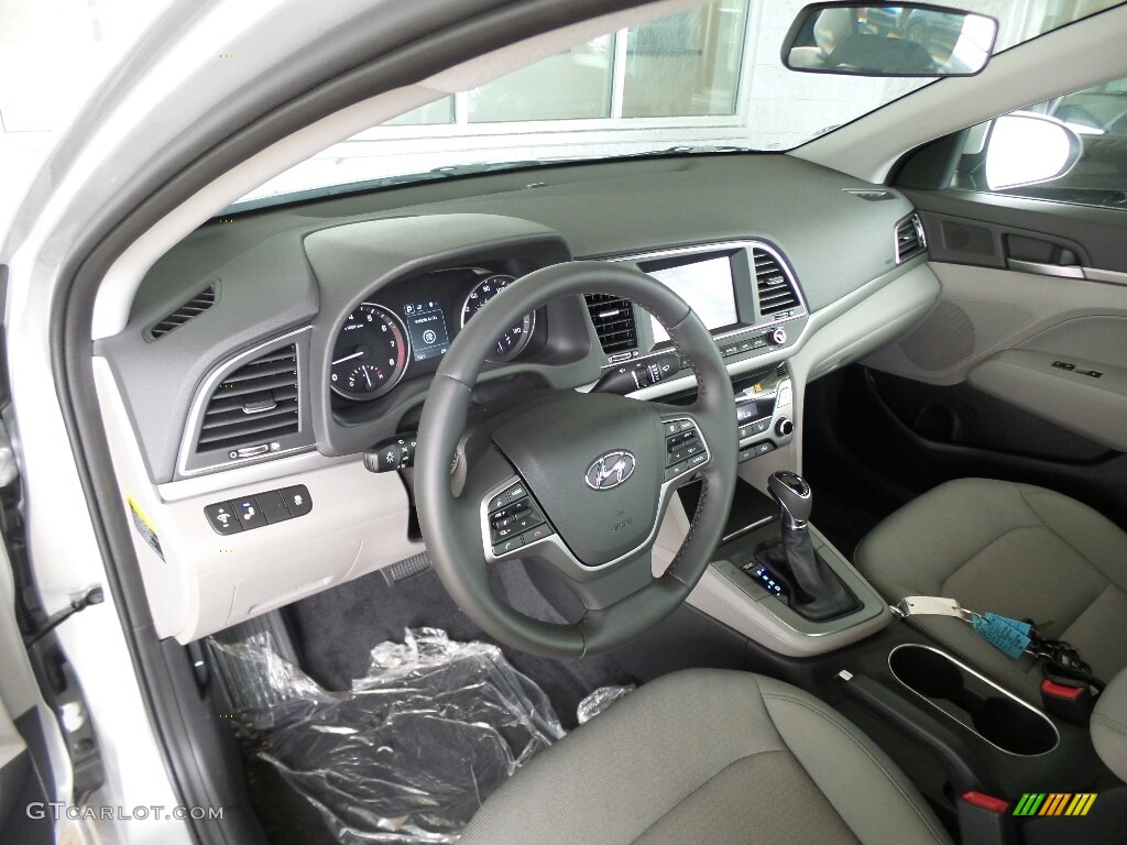 2017 Elantra SE - Silver / Gray photo #8
