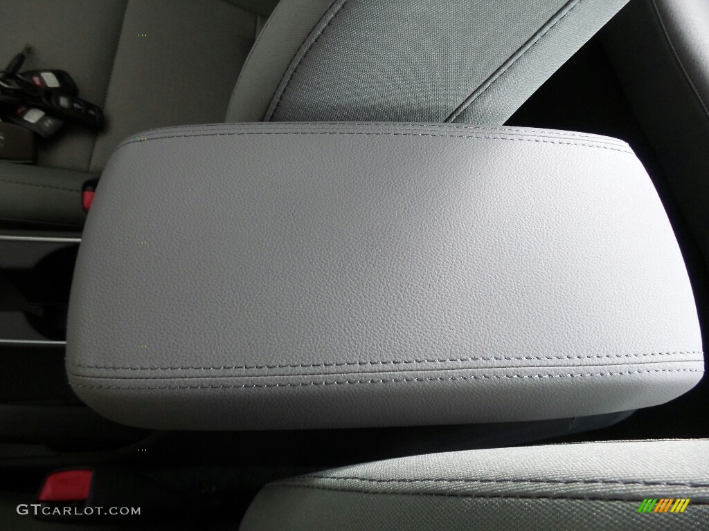 2017 Elantra SE - Silver / Gray photo #24