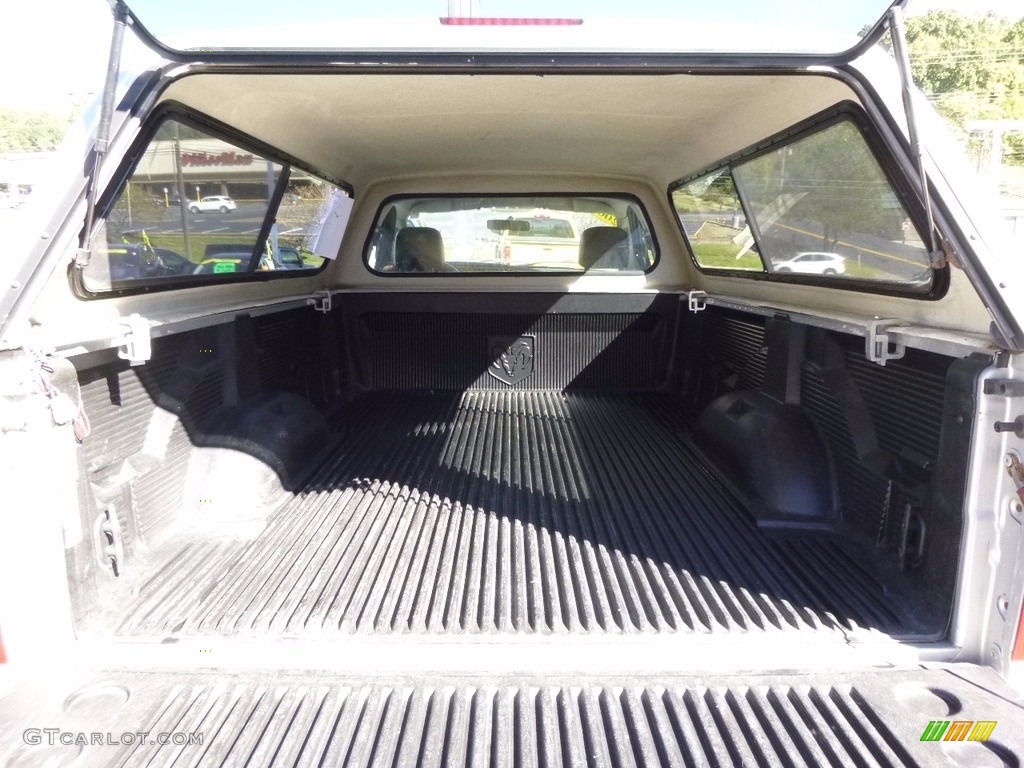 2005 Ram 1500 ST Regular Cab - Bright Silver Metallic / Dark Slate Gray photo #6