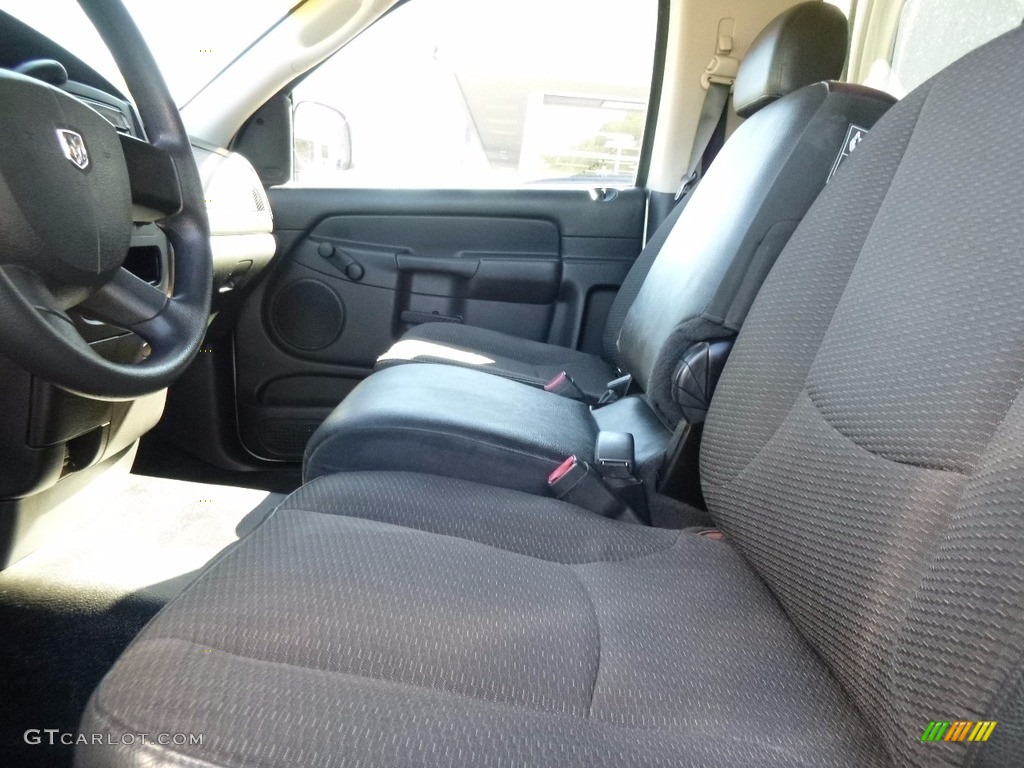 2005 Ram 1500 ST Regular Cab - Bright Silver Metallic / Dark Slate Gray photo #12