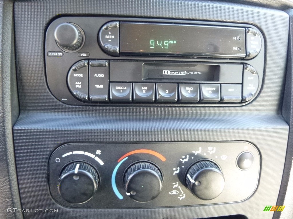 2005 Ram 1500 ST Regular Cab - Bright Silver Metallic / Dark Slate Gray photo #19