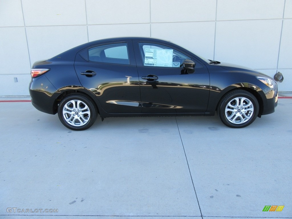 Stealth 2017 Toyota Yaris iA Standard Yaris iA Model Exterior Photo #116304372