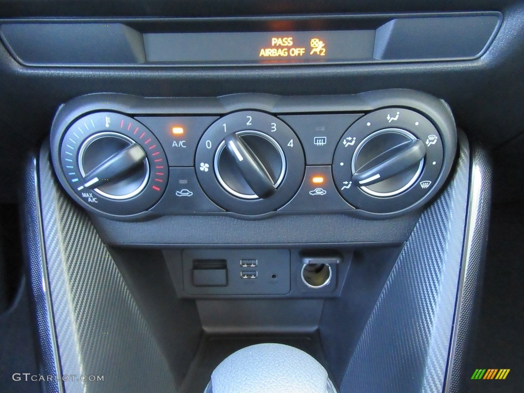 2017 Toyota Yaris iA Standard Yaris iA Model Controls Photo #116304956