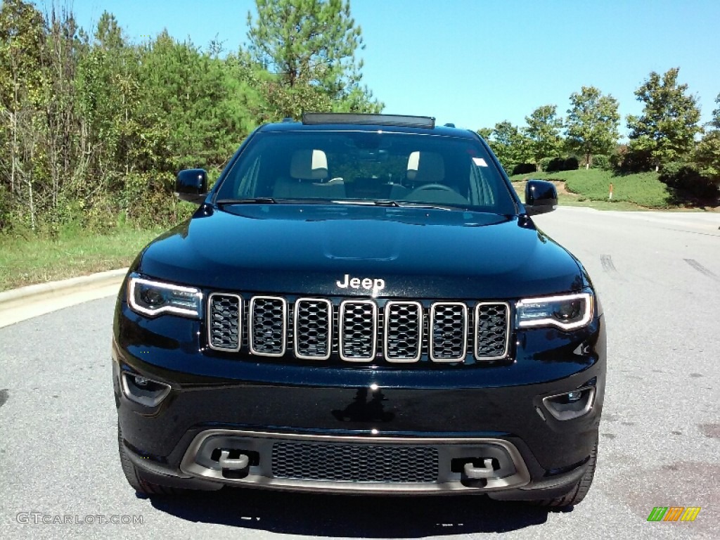 2017 Grand Cherokee Limited 4x4 - Diamond Black Crystal Pearl / Black/Light Frost Beige photo #3