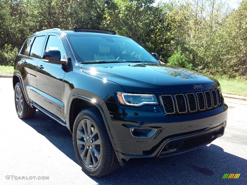 2017 Grand Cherokee Limited 4x4 - Diamond Black Crystal Pearl / Black/Light Frost Beige photo #4