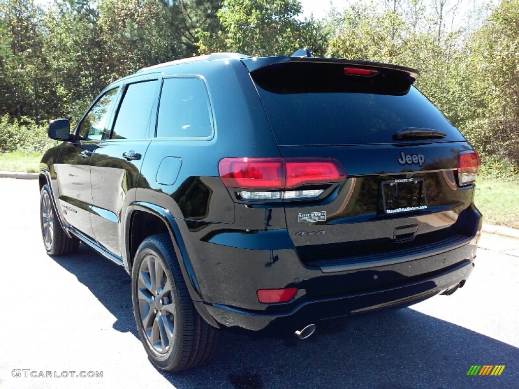 2017 Grand Cherokee Limited 4x4 - Diamond Black Crystal Pearl / Black/Light Frost Beige photo #5