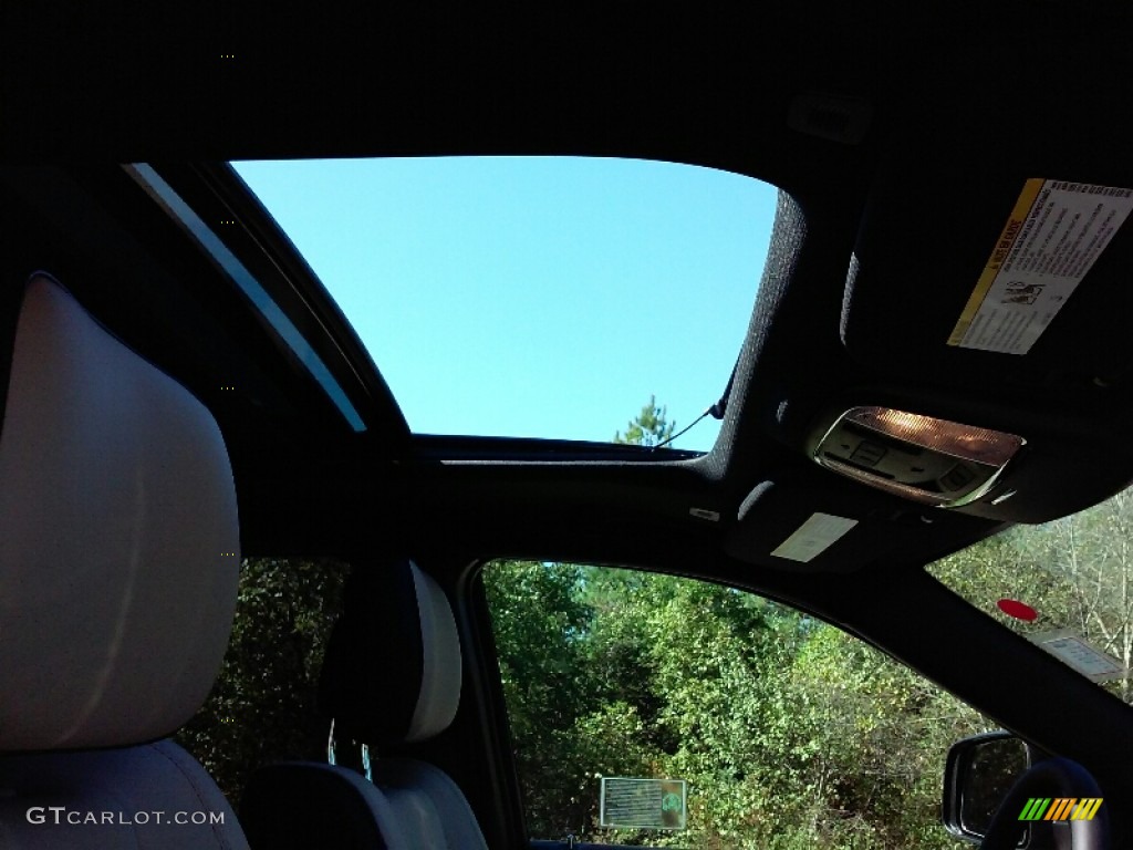 2017 Grand Cherokee Limited 4x4 - Diamond Black Crystal Pearl / Black/Light Frost Beige photo #21