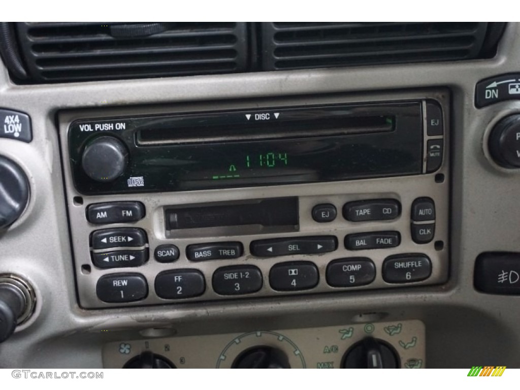 2002 Explorer Sport Trac 4x4 - Aspen Green Metallic / Medium Prairie Tan photo #39