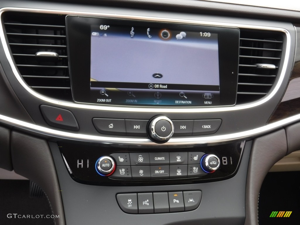 2017 Buick LaCrosse Premium Controls Photo #116327213