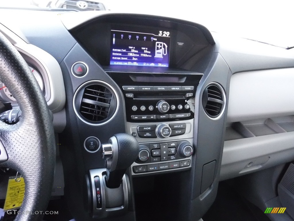 2015 Pilot EX-L 4WD - Taffeta White / Gray photo #16