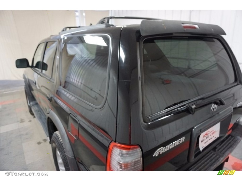 1999 4Runner SR5 4x4 - Black / Gray photo #57