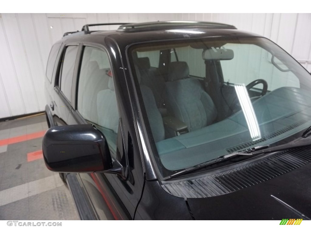 1999 4Runner SR5 4x4 - Black / Gray photo #61
