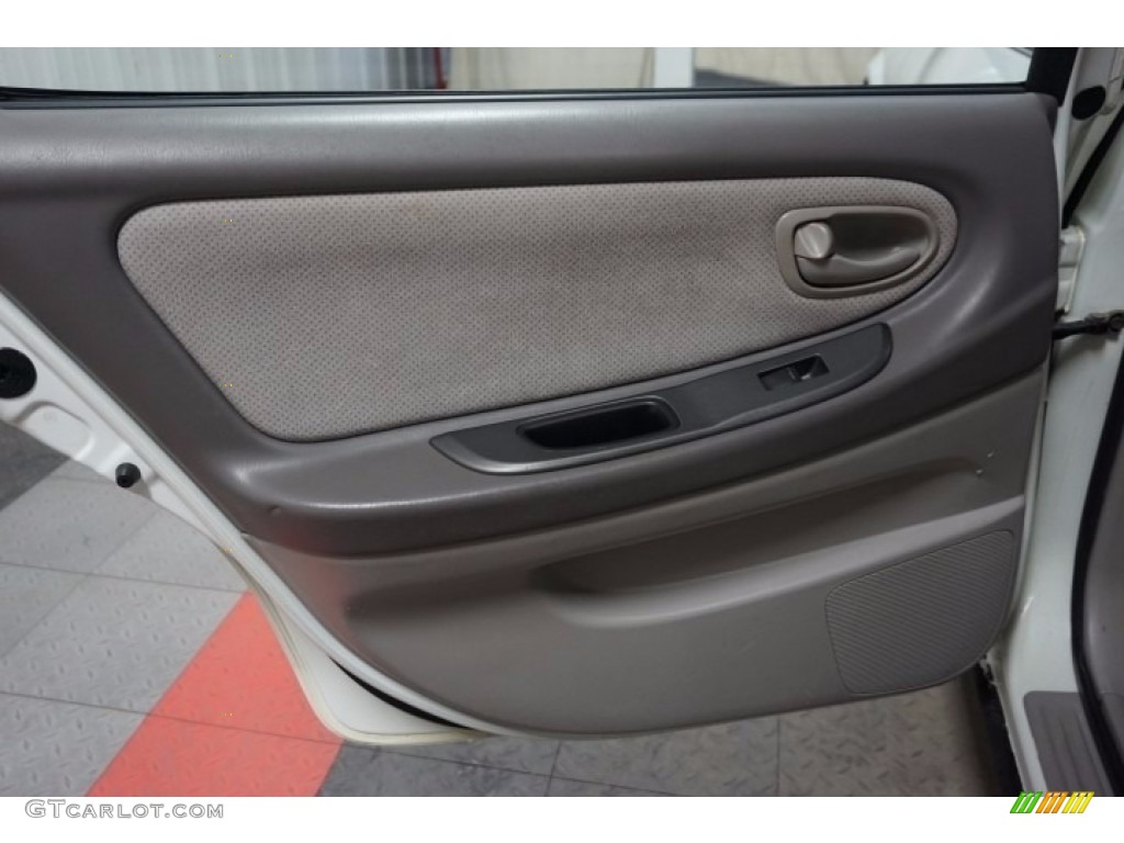 2000 Maxima SE - Icelandic Pearl / Blond photo #15
