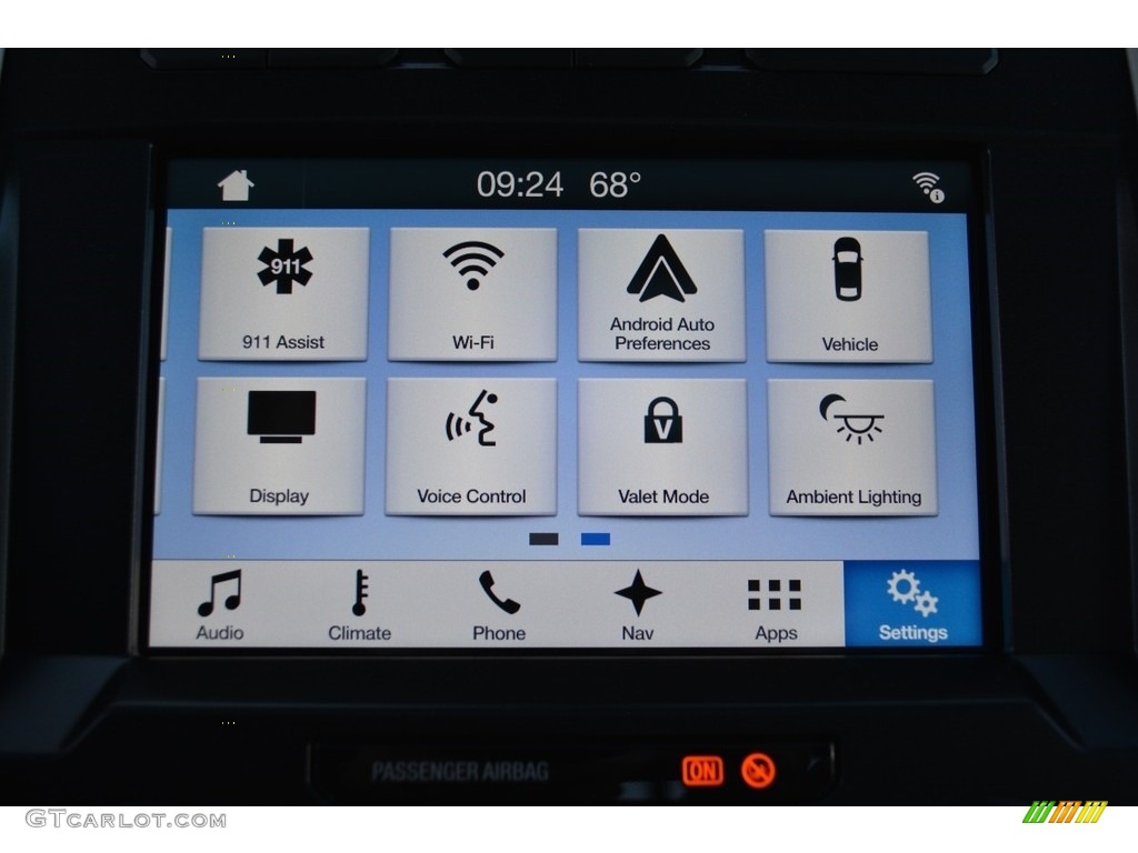 2017 Ford F350 Super Duty Lariat Crew Cab 4x4 Controls Photo #116338568