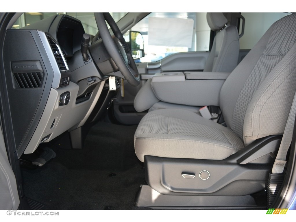 Medium Earth Gray Interior 2017 Ford F250 Super Duty XLT Crew Cab 4x4 Photo #116338859