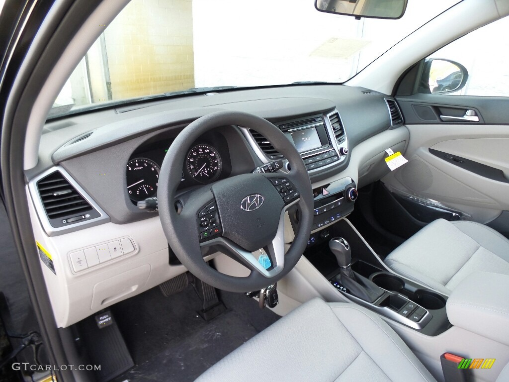Gray Interior 2017 Hyundai Tucson SE AWD Photo #116339888
