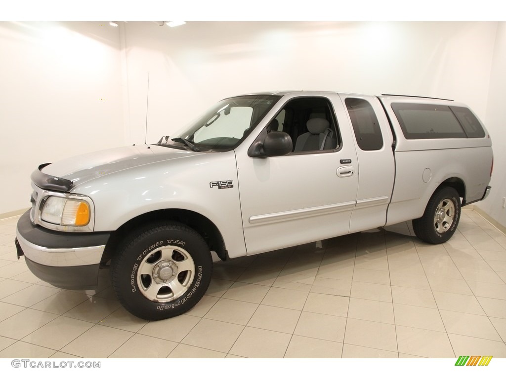 2003 F150 XL SuperCab - Silver Metallic / Medium Graphite Grey photo #3