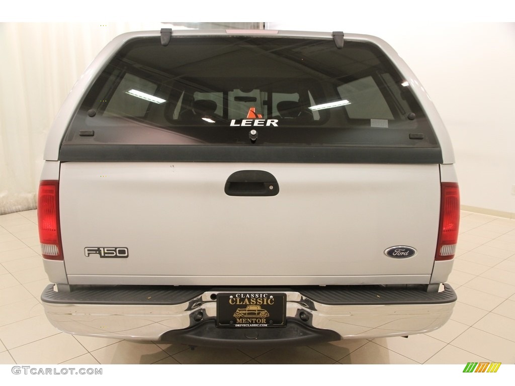 2003 F150 XL SuperCab - Silver Metallic / Medium Graphite Grey photo #12