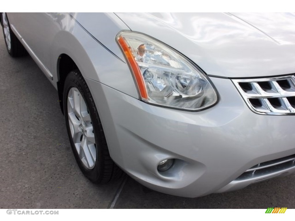 2011 Rogue SV - Silver Ice Metallic / Gray photo #10