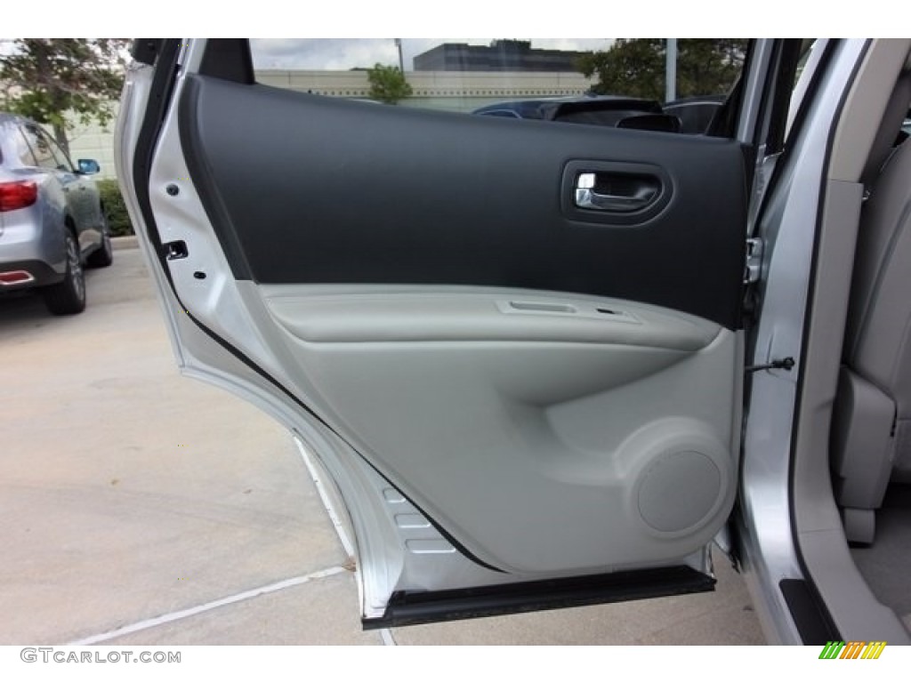 2011 Rogue SV - Silver Ice Metallic / Gray photo #19