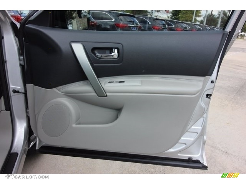 2011 Rogue SV - Silver Ice Metallic / Gray photo #24
