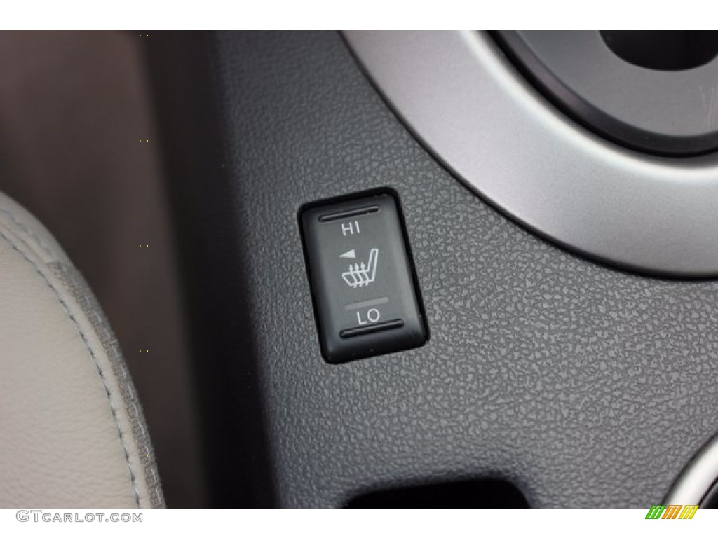 2011 Rogue SV - Silver Ice Metallic / Gray photo #34