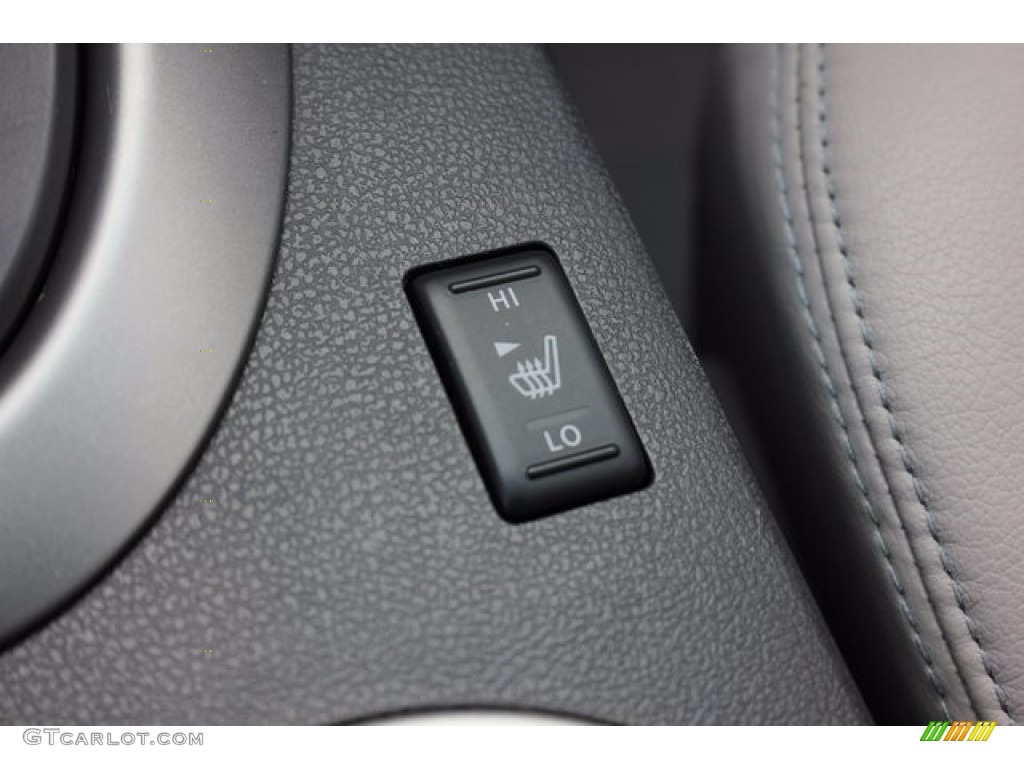 2011 Rogue SV - Silver Ice Metallic / Gray photo #35