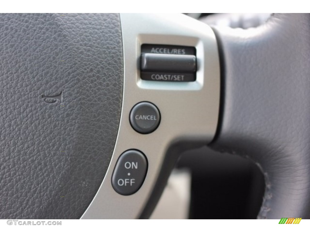 2011 Rogue SV - Silver Ice Metallic / Gray photo #38