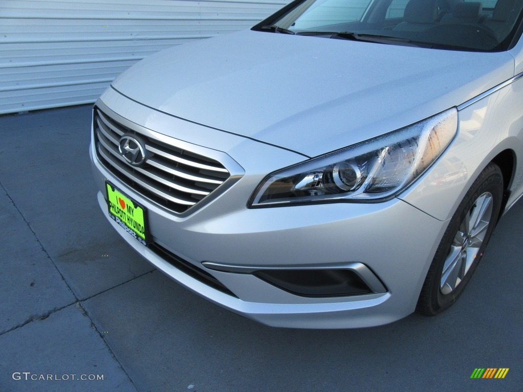 2017 Sonata SE - Symphony Silver / Gray photo #10