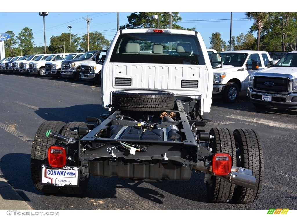 2017 F550 Super Duty XL Regular Cab 4x4 Chassis - Shadow Black / Medium Earth Gray photo #4