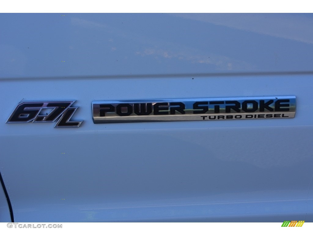 2017 Ford F550 Super Duty XL Regular Cab 4x4 Chassis Marks and Logos Photos