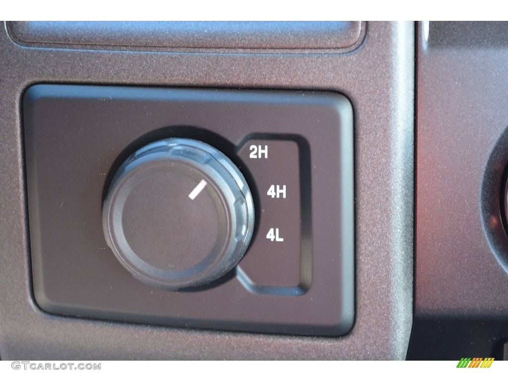 2017 Ford F550 Super Duty XL Regular Cab 4x4 Chassis Controls Photo #116354798