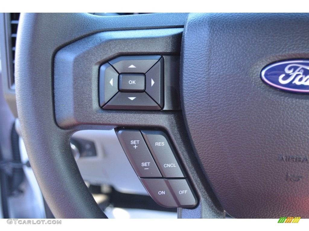 2017 Ford F550 Super Duty XL Regular Cab 4x4 Chassis Controls Photo #116354879