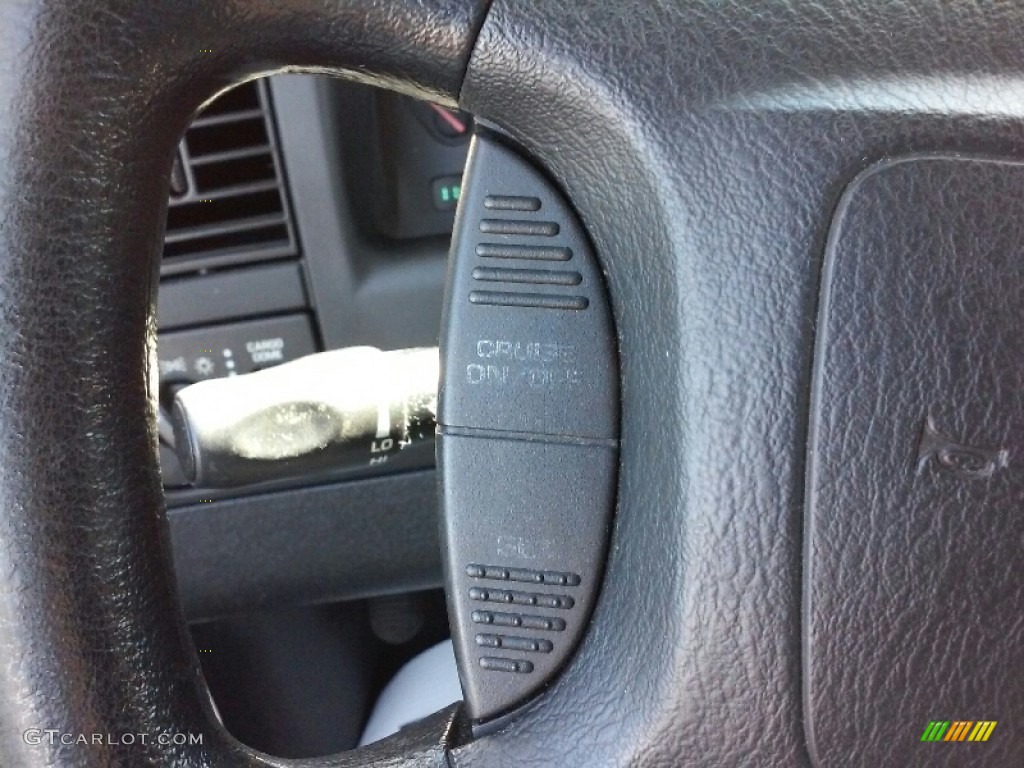 2004 Dakota SLT Quad Cab 4x4 - Bright White / Dark Slate Gray photo #15