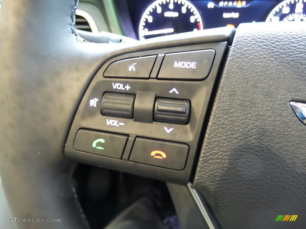 2017 Hyundai Genesis G80 AWD Controls Photo #116356322
