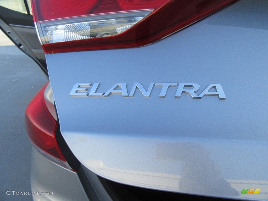 2017 Elantra SE - Gray / Gray photo #13