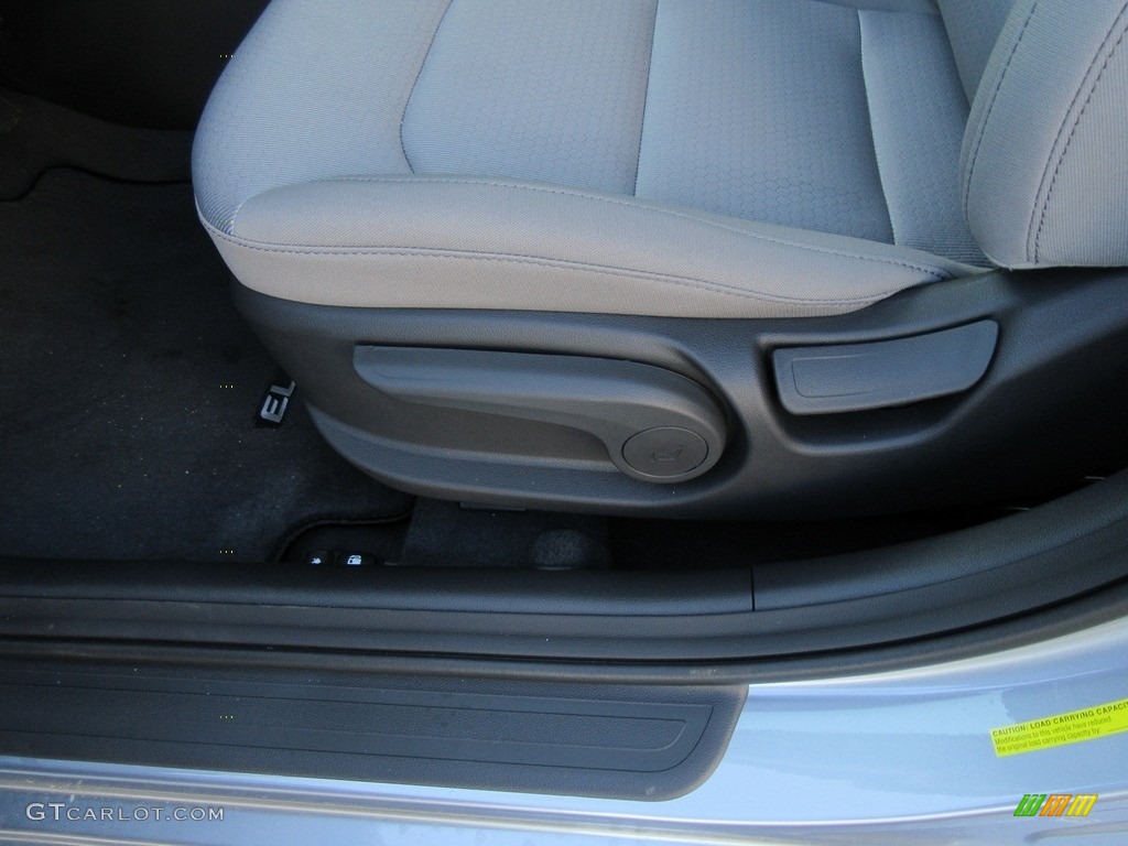2017 Elantra SE - Gray / Gray photo #22