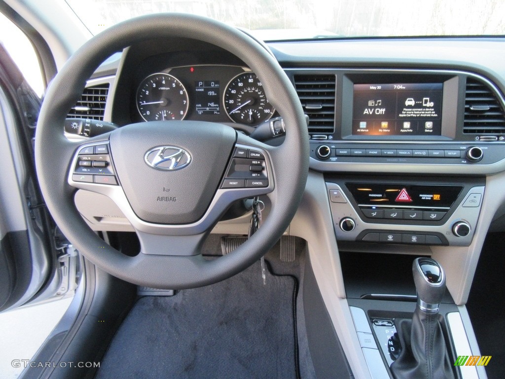 2017 Elantra SE - Gray / Gray photo #23