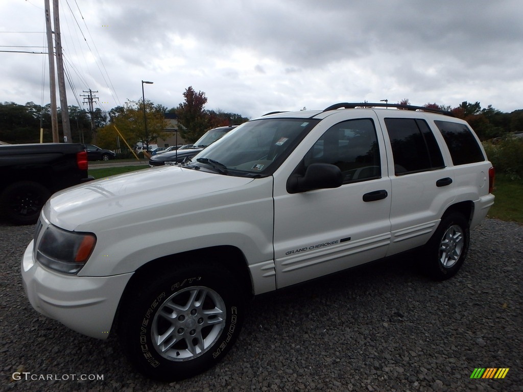 2004 Grand Cherokee Laredo 4x4 - Stone White / Sandstone photo #1