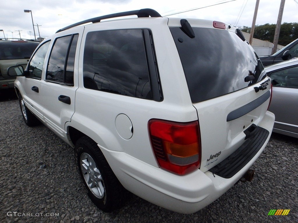 2004 Grand Cherokee Laredo 4x4 - Stone White / Sandstone photo #2