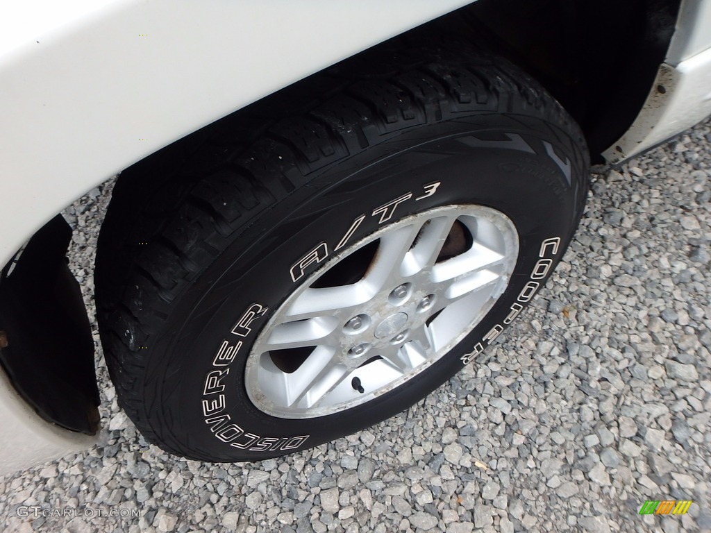 2004 Grand Cherokee Laredo 4x4 - Stone White / Sandstone photo #7