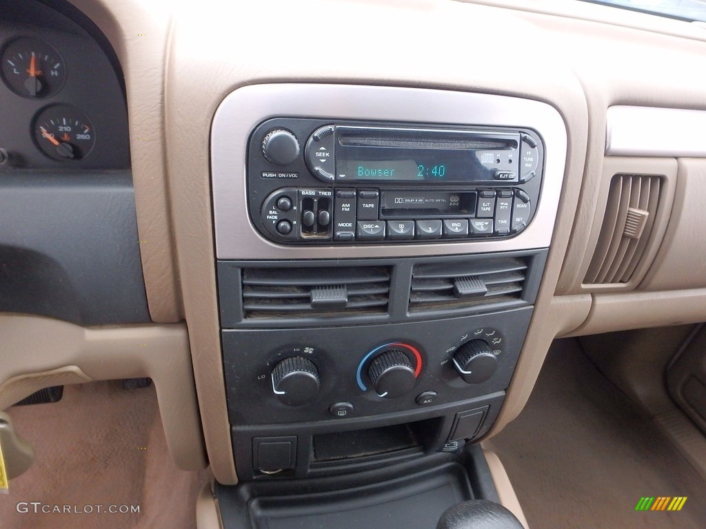 2004 Grand Cherokee Laredo 4x4 - Stone White / Sandstone photo #13