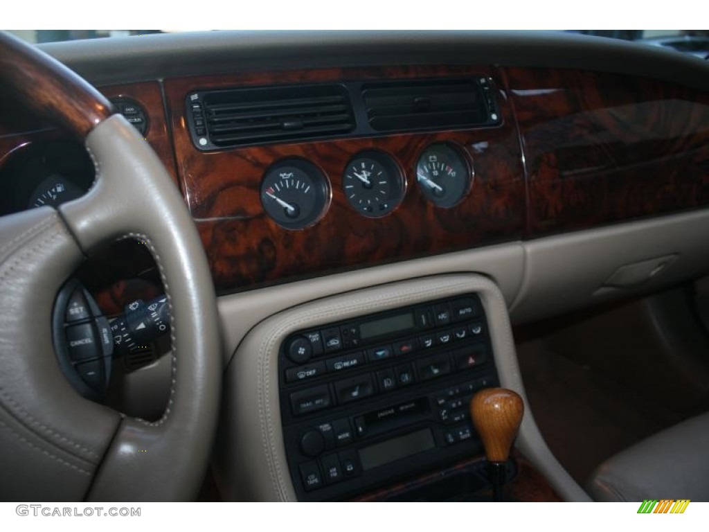 2000 XK XKR Convertible - British Racing Green / Cashmere photo #28