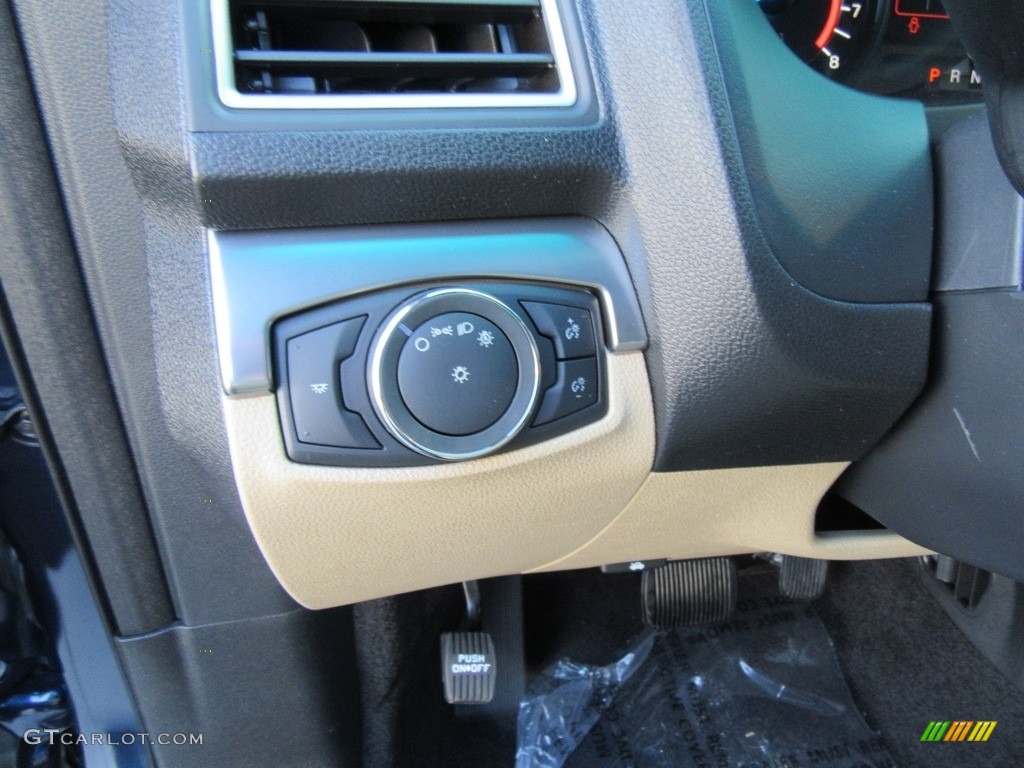 2017 Explorer FWD - Blue Jeans / Medium Light Camel photo #30