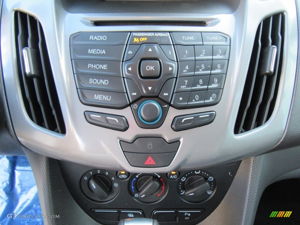2017 Ford Transit Connect XLT Van Controls Photo #116361683