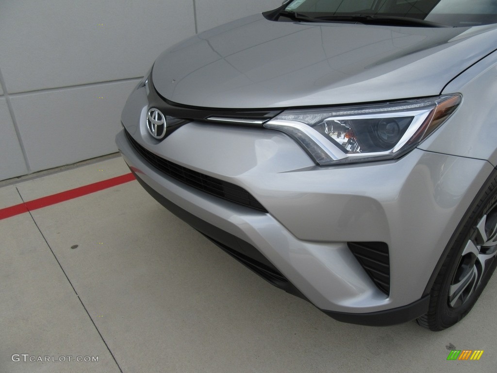 2016 RAV4 LE - Silver Sky Metallic / Black photo #10