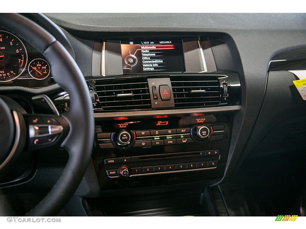 2017 BMW X4 xDrive28i Controls Photo #116373833