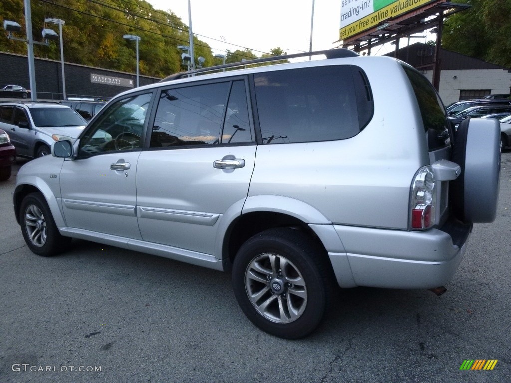 2004 XL7 LX 4x4 - Silky Silver Metallic / Gray photo #7